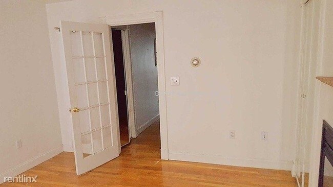 Foto del edificio - 2 br, 1 bath Apartment - 69 Prince Street 1