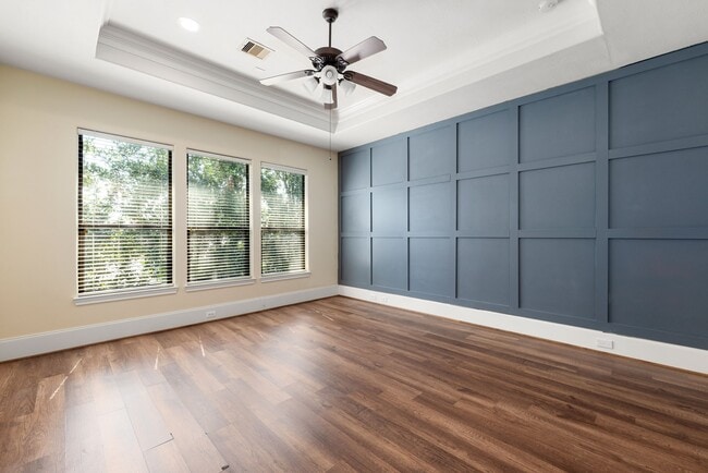 Building Photo - 1353 Studer St