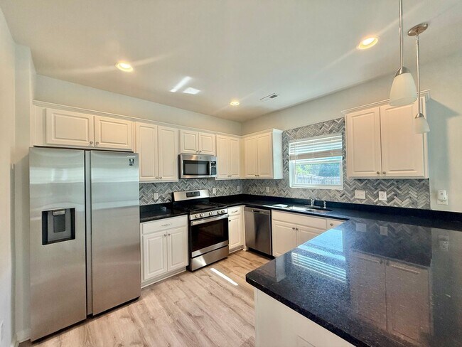 Foto del edificio - 5244 Calhoun Pl