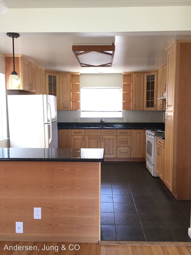 Foto del edificio - 4 br, 2.5 bath House - 1930 Bayview Ave.