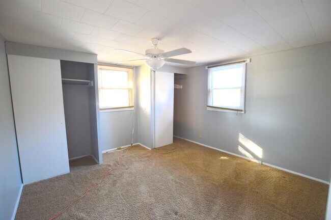 Building Photo - 515 Clyde Ave