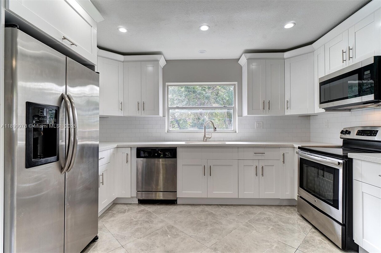 Foto principal - 10131 NW 35th St