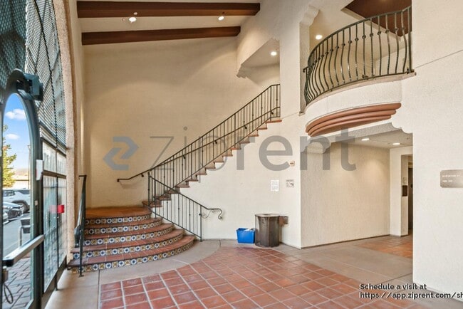 Building Photo - 800 S Abel St