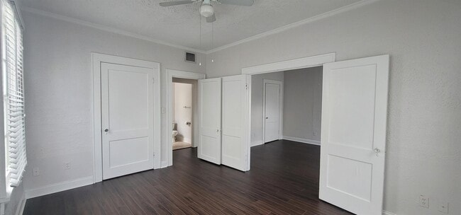 Interior Photo - Casablanca