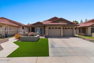 Building Photo - 687 N May St Building Photo - 687 N May St