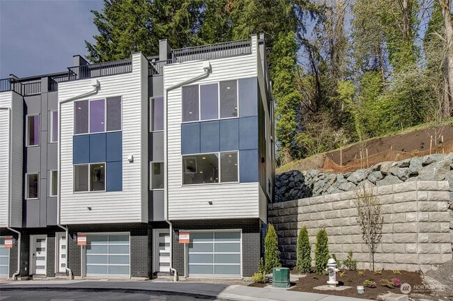 Building Photo - 17347 90th Dr NE