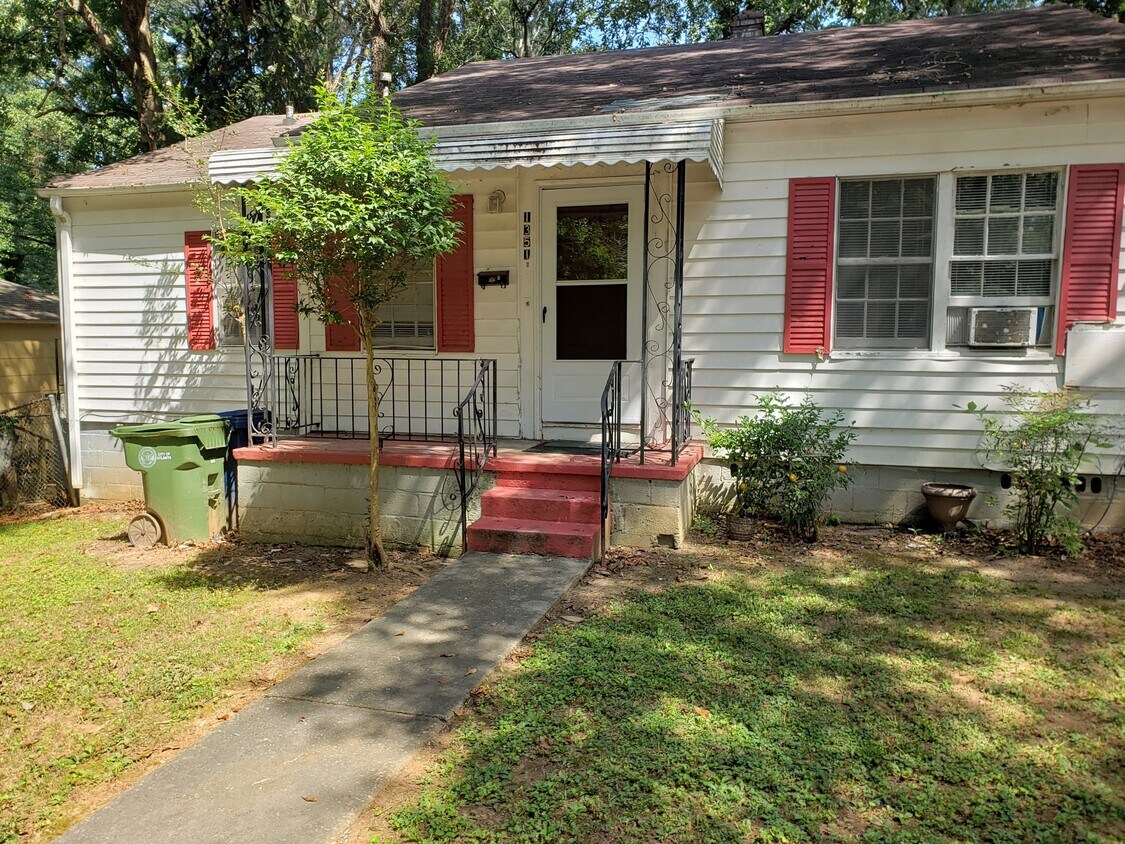 Primary Photo - 1351 Byrere Terrace SW