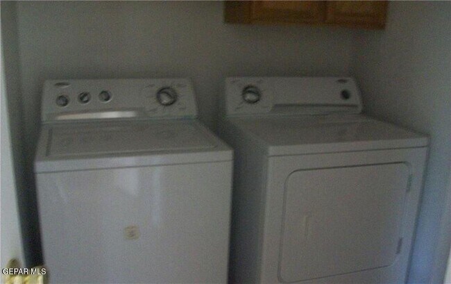 Building Photo - 7995 Crescent Moon Ct