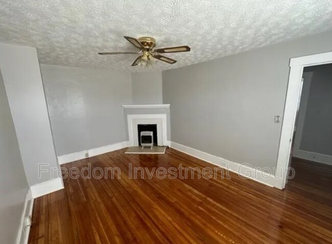 Foto del edificio - 414 W Sullivan St