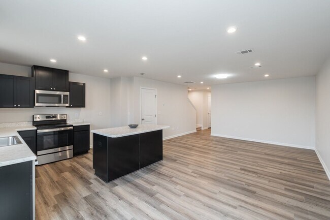 Foto del edificio - 404 Deer Meadow Ln
