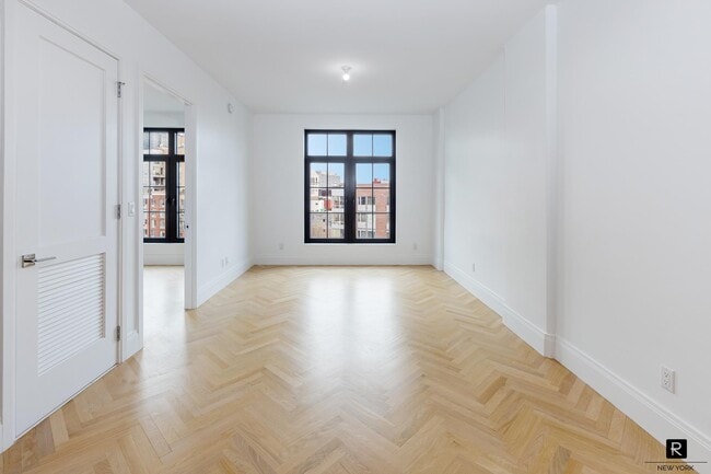 Building Photo - 300 W 122nd St