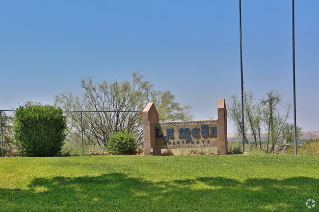 Building Photo - La Mesa Apartments