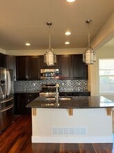 Building Photo - 10417 Rutledge St