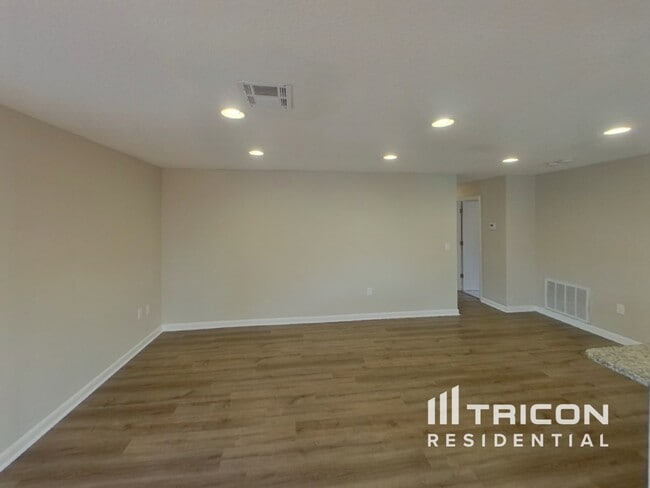 Building Photo - 1091 Gantt Ave