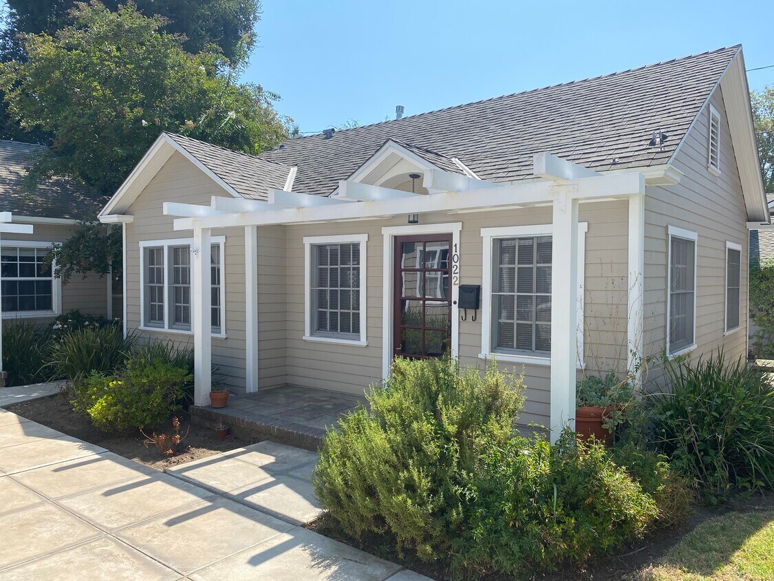 Bungalow - 1024 Garfield Ave