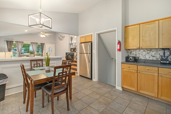 Building Photo - 506 Wilson Ave