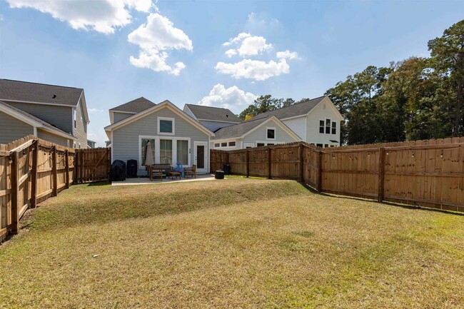 Foto del edificio - 1358 Landon Hills Dr