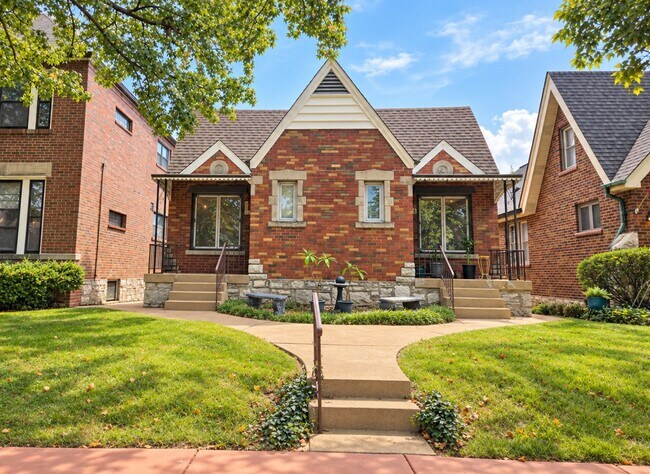 Building Photo - 6634 Devonshire Ave