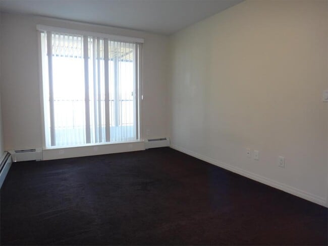 Building Photo - 2 bedroom in Grande Prairie AB T8X-0A1