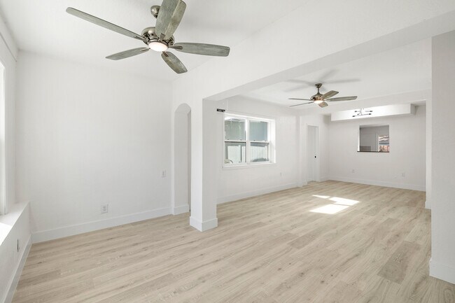 Foto del edificio - 6818 59th St N