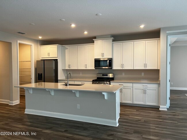 Building Photo - 370 Silkgrass Pl