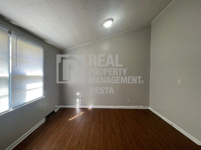 Foto del edificio - 1550 N Atwood Dr