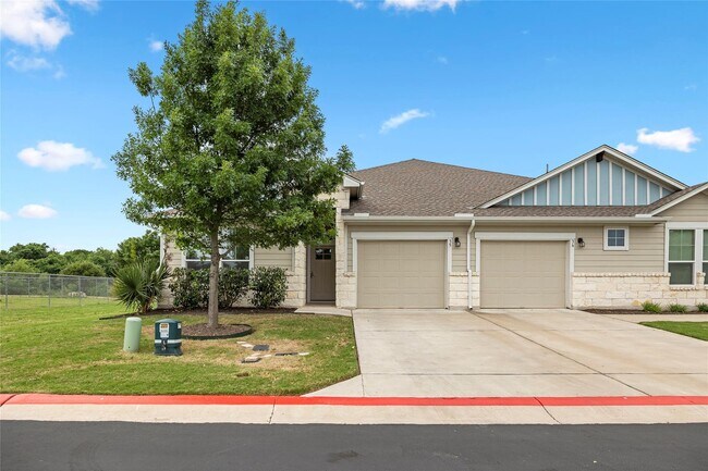 Foto del edificio - 1701 Logan Dr