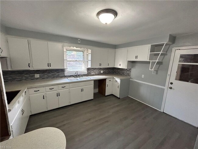 Building Photo - 2540 Elm St