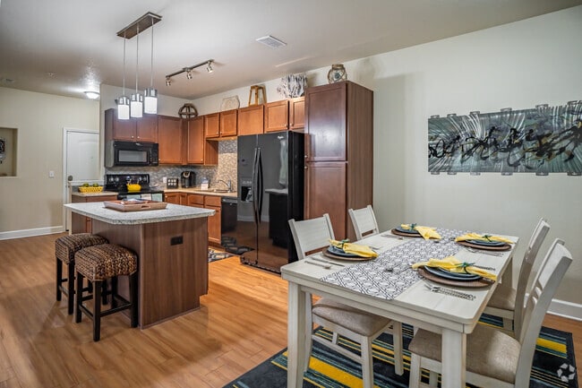 Building Photo - Blue Heron Living Apartment Homes