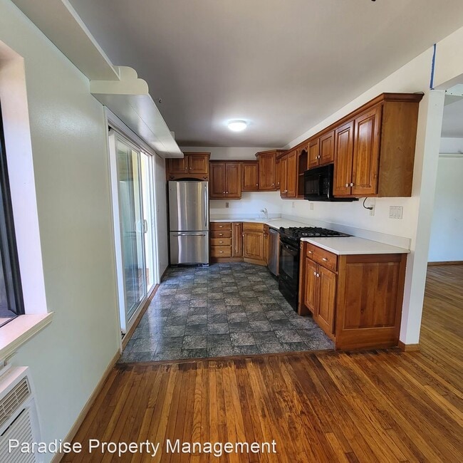 Building Photo - 4 br, 2 bath House - 917 Sunset Place