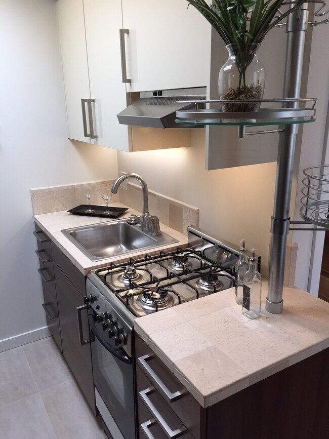 Clean and modern kitchenette - 2130 Mountain Blvd