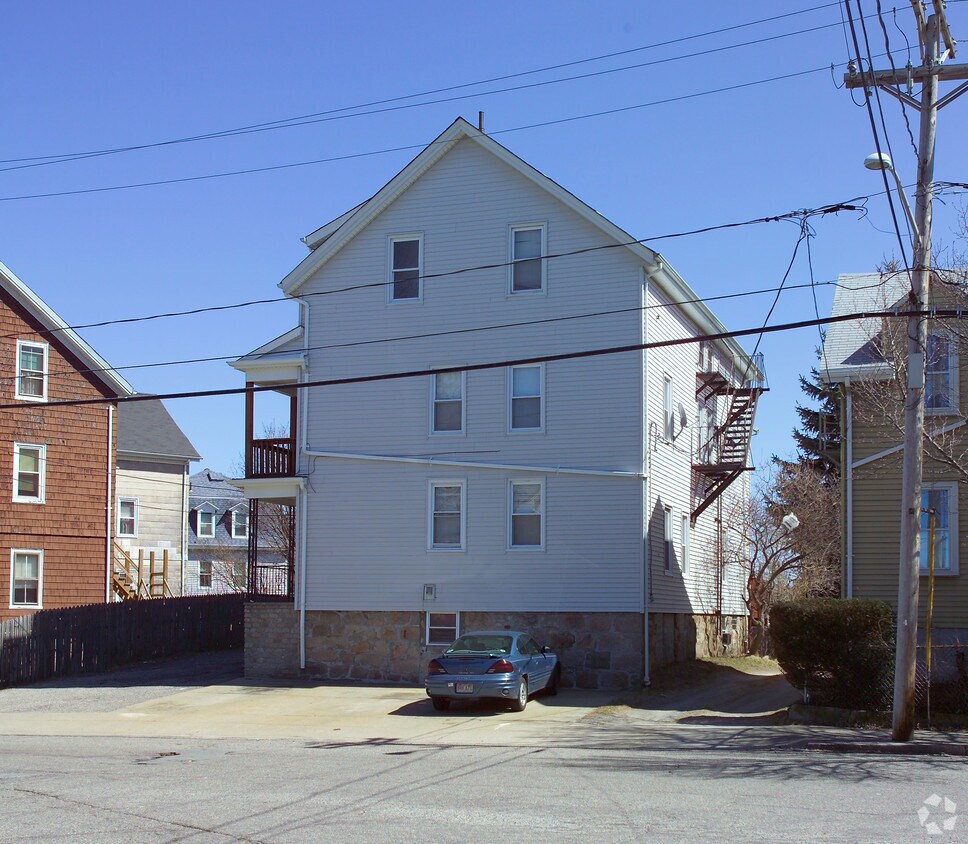 Building Photo - 52-54 Kilburn St