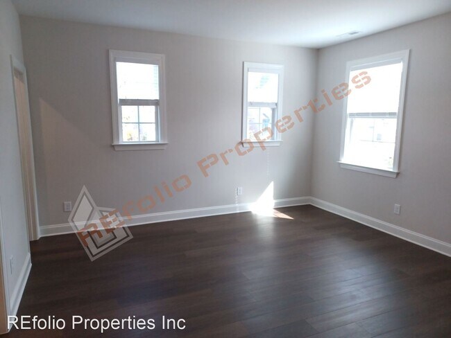Building Photo - 4 br, 3.5 bath House - 835 Napier Drive