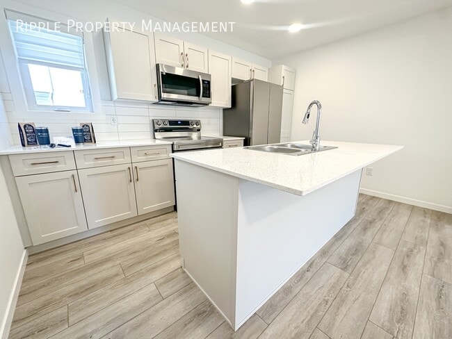 Building Photo - 50% OFF YOUR FIRST MONTHS RENT! AMAZING BR...