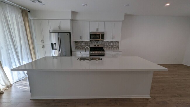 Building Photo - 8150 SPIRIT ST CHINO 91708 (3 BED / 2.5 BATH)