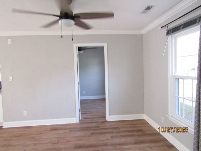 Foto del edificio - 1101 Warner Hall Dr