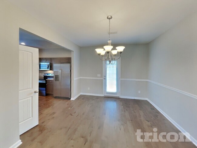 Foto del edificio - 938 Beverly Ct