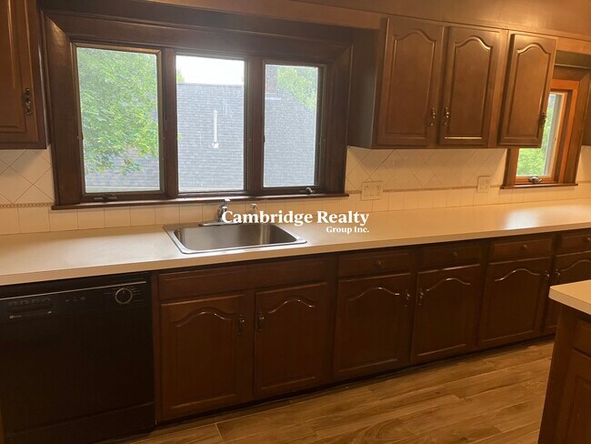 Building Photo - 93 Hillside Rd