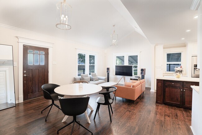 Foto del edificio - 407 E 27th St