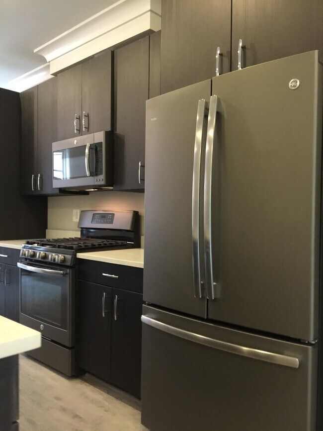 Photo - 910 N Buchanan St Townhome