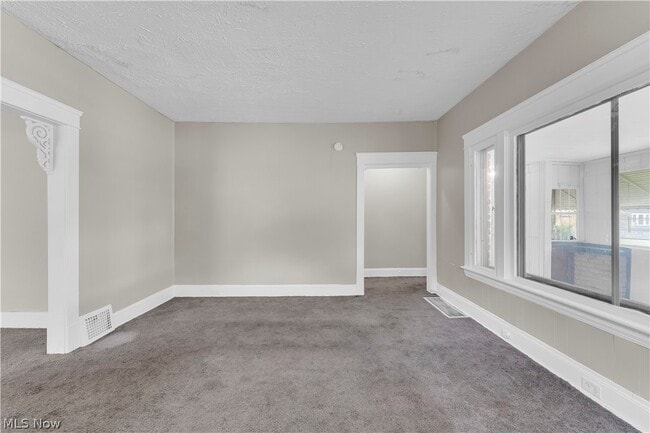 Foto del edificio - 12322 Fairport Ave