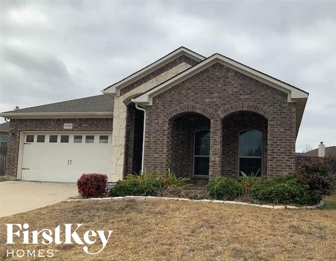 Foto principal - 1725 Deer Crossing Dr