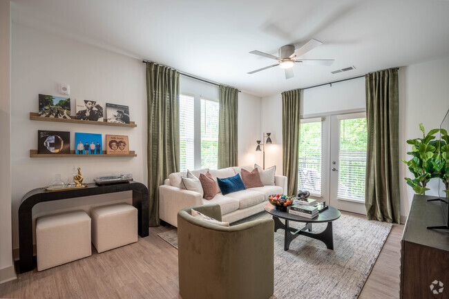 1BR, 1BA - 815SF - Living Room - Muse Carmel