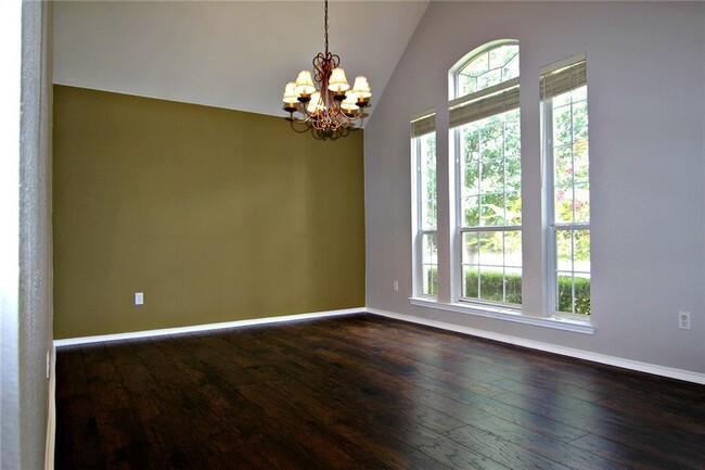 Foto del edificio - 908 Brighton Bend Ln