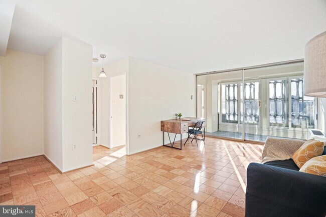 Foto del edificio - 1301 Delaware Ave SW