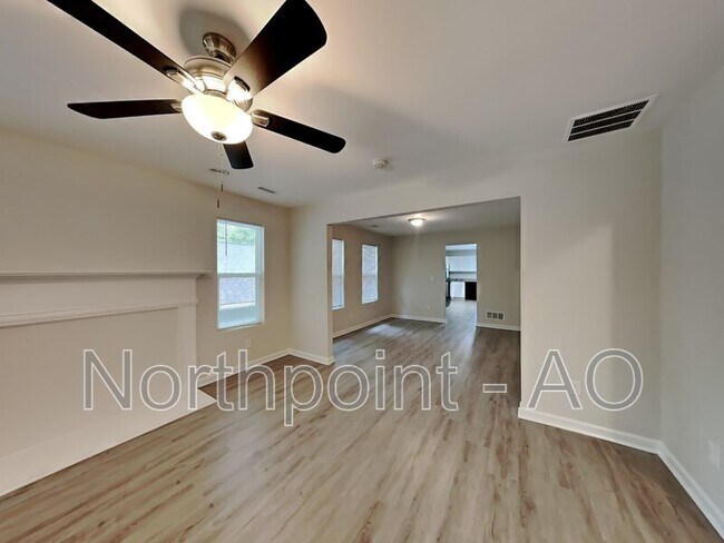 Foto del edificio - 915 Ridge Ave NW