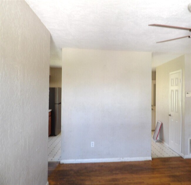 Foto del edificio - 5322 NW Elm Ave