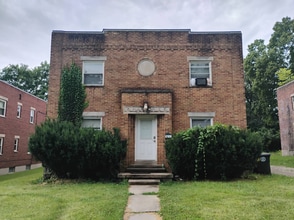 Building Photo - 238 E Beechwood Ave