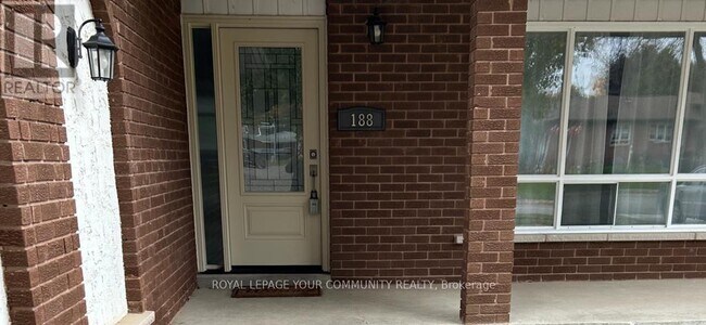 Photo du bâtiment - 188 Mason Ave