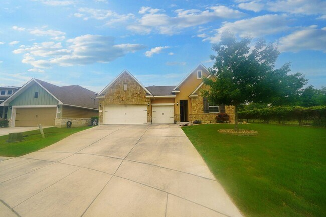 Building Photo - Executive-Style Home Now Available in Crossvine (Schertz) Realtor Commission: $750